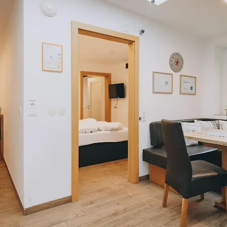 Prielau By We Rent, Summercard Included 아파트 *
